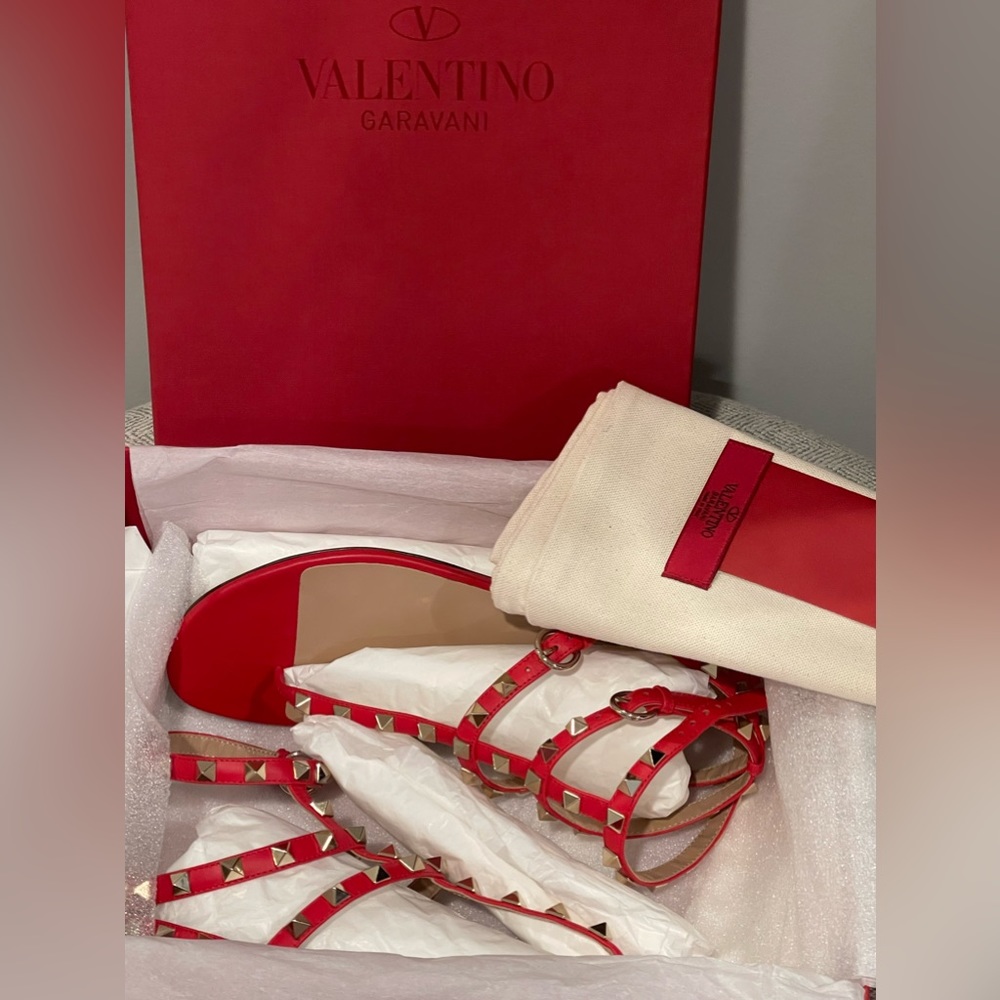 Valentino Rockstud Caged Leather Ankle Strap Sandal size 37,
NWT - Picture 2 of 8